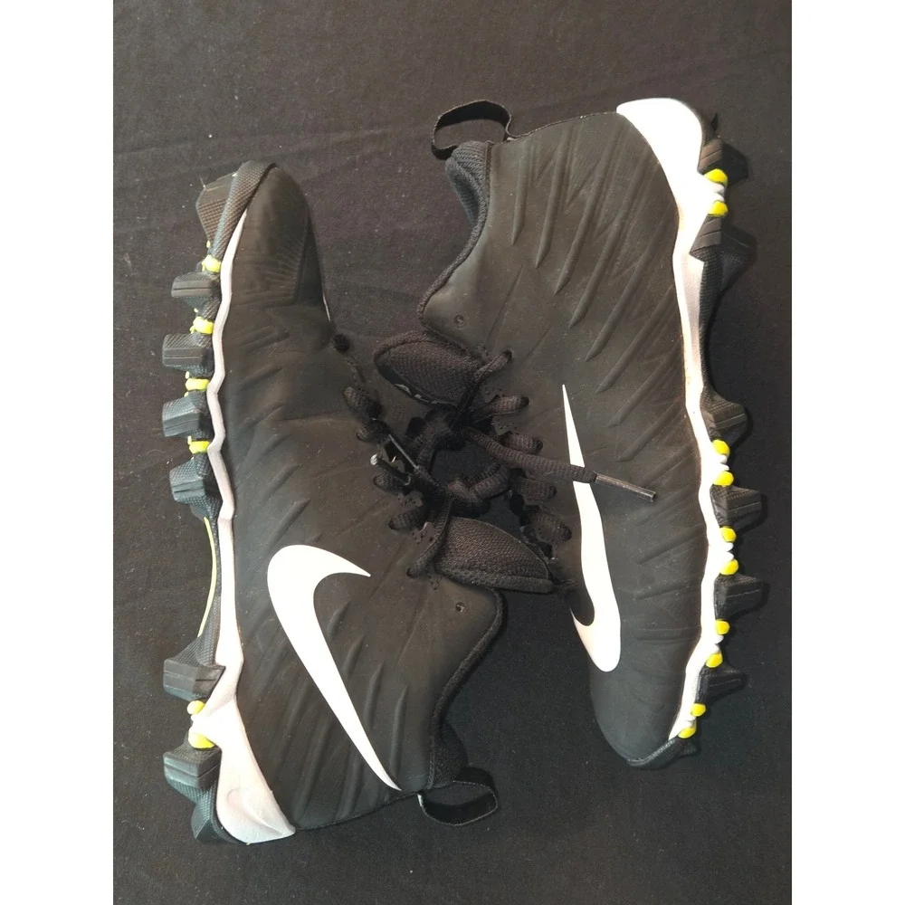 Nike Alpha Menace Shark 2 Football Cleats Black White Youth Size 4Y